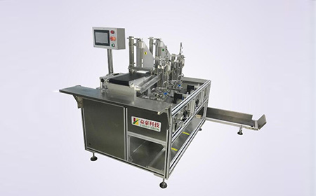 What is the efficiency and labor efficiency of the mask folding machine?